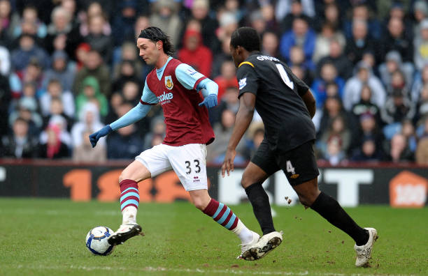 的赛道环绕 的赛道环绕